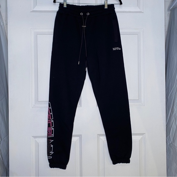 BooHoo Man Official MAN Print Bungee Cord Joggers Black NWT Size Small - Picture 1 of 6